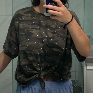 Cropped camo t shirt